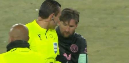 um-arbitro-e-sancionado-por-pedir-a-messi-um-autografo!