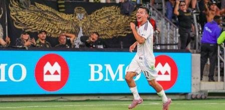 1-2:-chucky-lozano-estropea-el-debut-de-heung-min-son-ante-su-publico