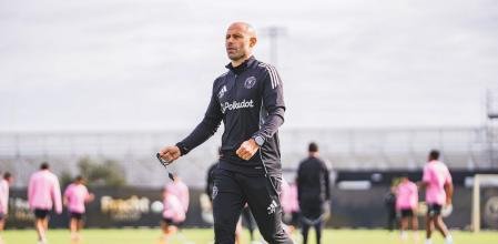 mascherano:-“dejar-en-el-banquillo-a-luis-suarez-nunca-es-facil”