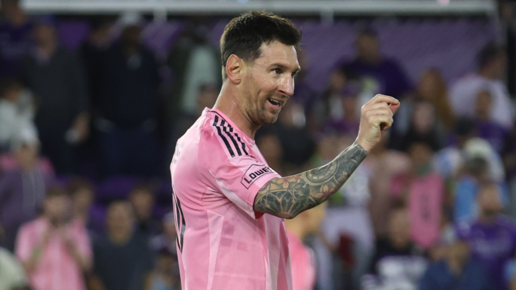 golazo-de-falta-de-leo-messi-para-un-doblete-de-remontada-en-la-mls